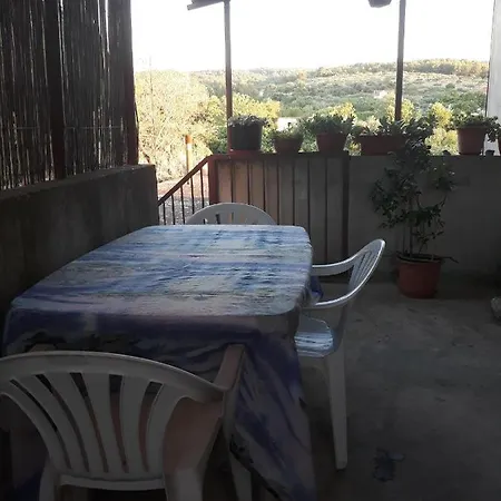 With A Parking Space Mirca, Brac - 15683 アパート *