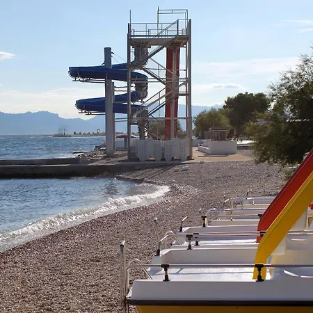 With A Parking Space Mirca, Brac - 15683 アパート